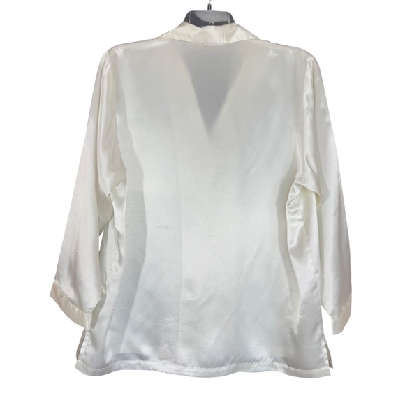 Victoria's Secret Gold Label White Pajama Set - Picture 6 of 15